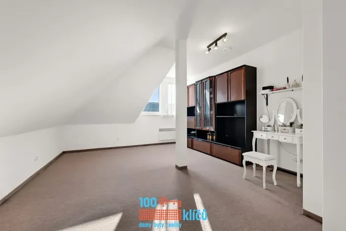 Prodej rodinného domu, Praha - Lipence, Nad žlábkem, 318 m2