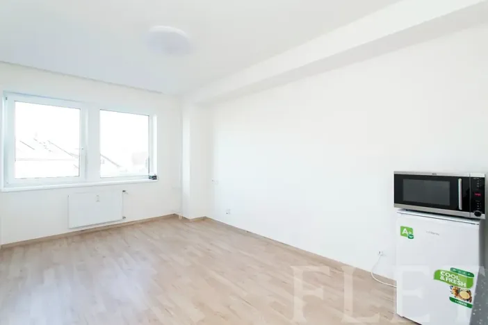 Pronájem bytu 1+kk, Praha - Jinonice, Peroutkova, 26 m2
