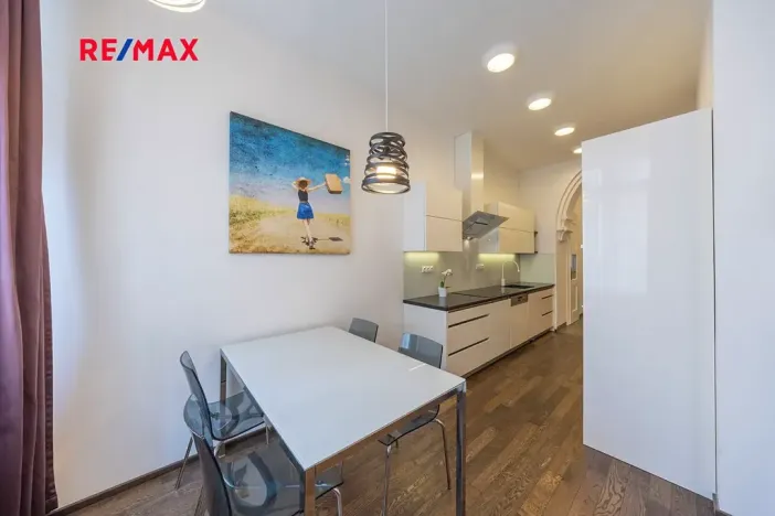 Prodej bytu 2+kk, Praha - Staré Město, Křižovnická, 71 m2