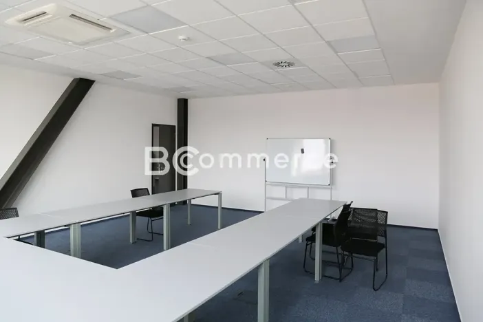 Pronájem kanceláře, Brno, 351 m2