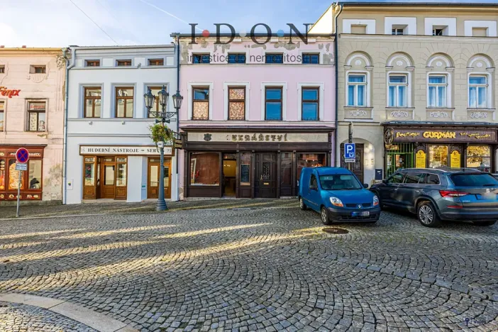 Prodej činžovního domu, Frýdek-Místek, Zámecké nám., 450 m2