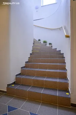 Pronájem bytu 1+kk, Praha - Hlubočepy, Na Zlíchově, 20 m2