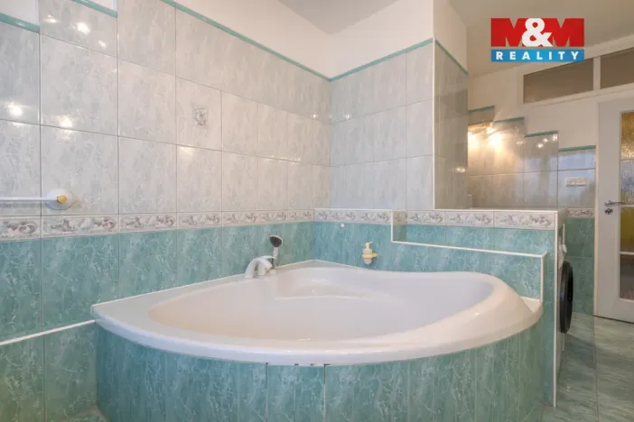 Prodej atypického bytu, Teplice - Trnovany, 83 m2