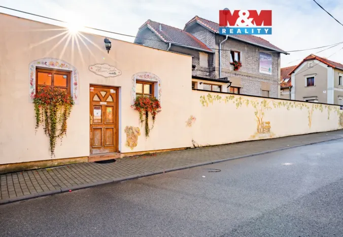 Prodej obchodního prostoru, Kladno - Kročehlavy, Vrchlického, 163 m2