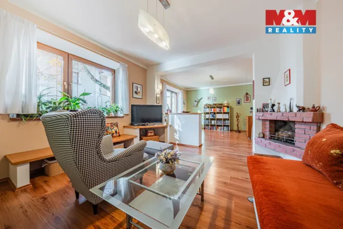 Prodej obchodního prostoru, Kladno - Kročehlavy, Vrchlického, 163 m2