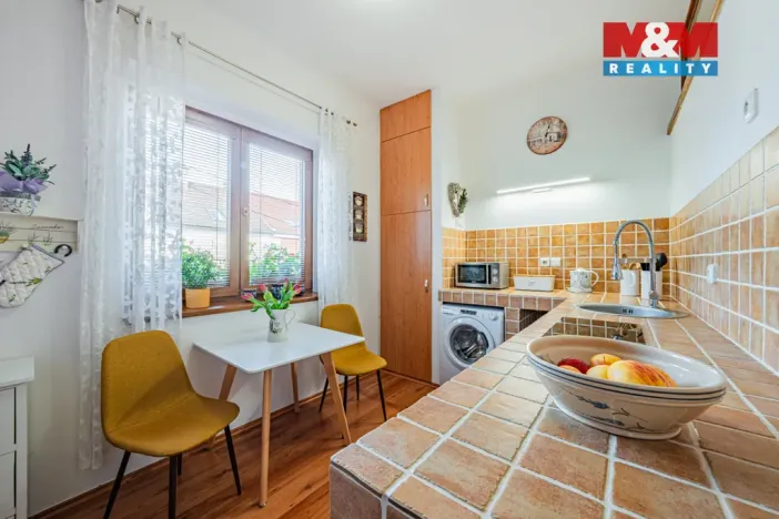 Prodej obchodního prostoru, Kladno - Kročehlavy, Vrchlického, 163 m2