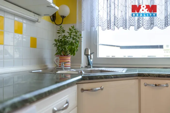 Prodej bytu 2+1, Teplice - Trnovany, V závětří, 83 m2