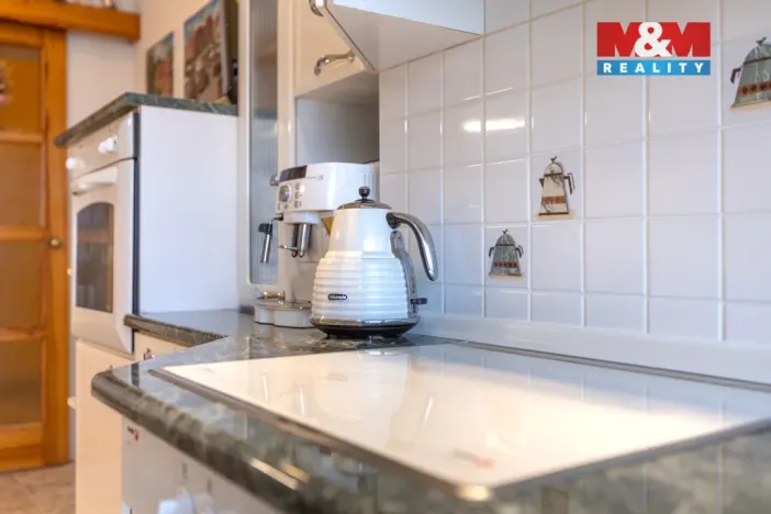 Prodej bytu 2+1, Teplice - Trnovany, V závětří, 83 m2