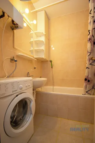 Pronájem bytu 2+kk, Praha - Břevnov, Dusíkova, 34 m2