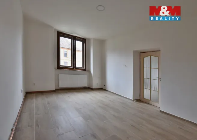 Pronájem bytu 3+kk, Nechanice, Husovo nám., 57 m2