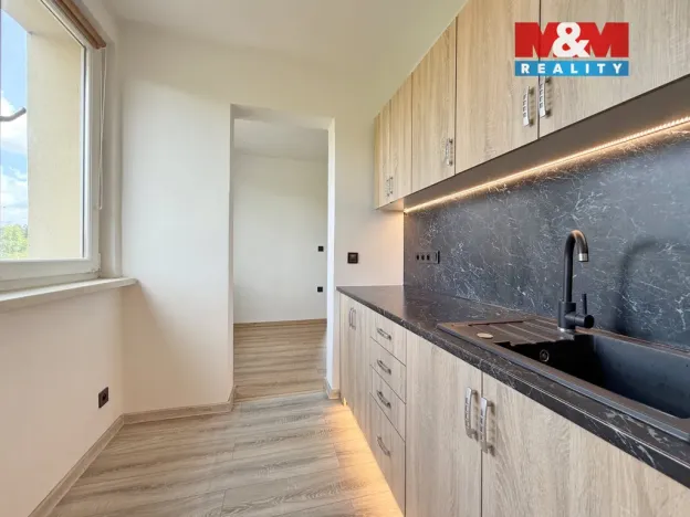 Prodej bytu 3+1, Černovice, Družstevní, 56 m2