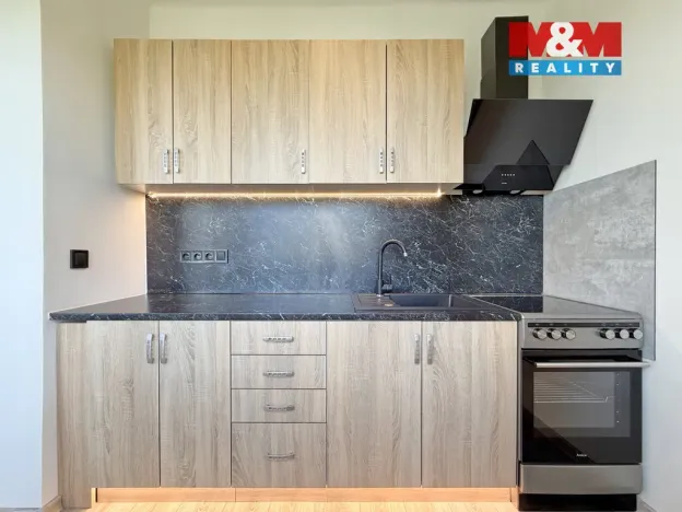 Prodej bytu 3+1, Černovice, Družstevní, 56 m2