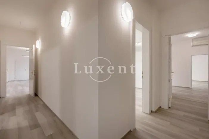 Pronájem kanceláře, Praha - Nové Město, Václavské náměstí, 156 m2