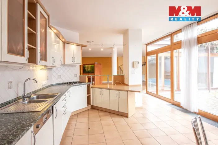 Prodej rodinného domu, Brno - Žebětín, Kohoutovická, 285 m2