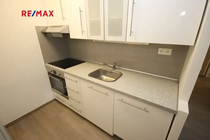 Pronájem bytu 2+kk, Praha - Hlubočepy, Werichova, 45 m2