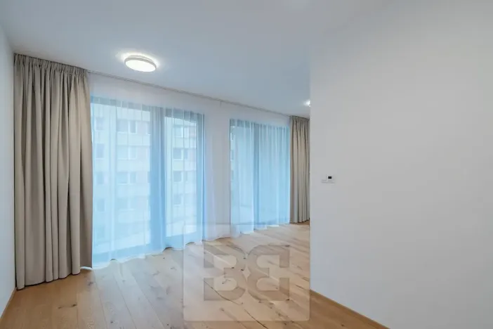 Pronájem bytu 1+kk, Praha - Košíře, Starokošířská, 40 m2