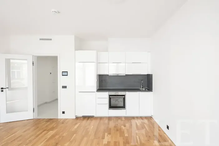 Pronájem bytu 1+kk, Praha - Smíchov, Grafická, 31 m2