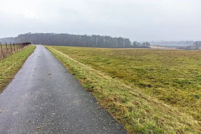 Prodej pozemku pro bydlení, Uhersko, 944 m2