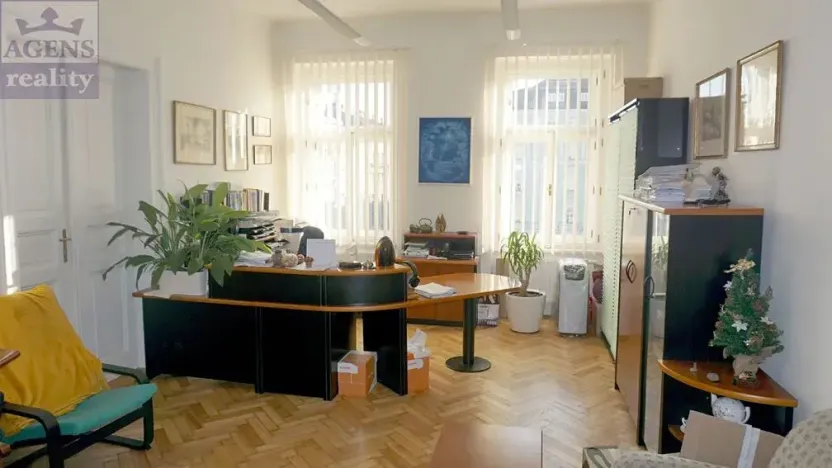 Pronájem kanceláře, Praha - Nové Město, Fügnerovo náměstí, 110 m2