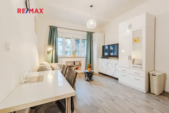 Pronájem bytu 1+kk, Praha - Michle, Počátecká, 22 m2