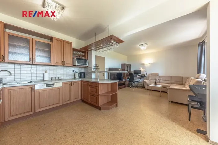 Prodej bytu 4+kk, Praha - Čakovice, Ke stadionu, 82 m2