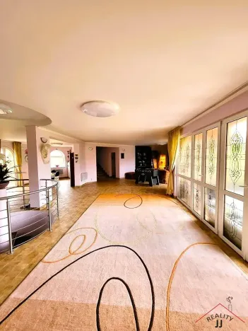 Prodej rodinného domu, Ohrobec, 590 m2