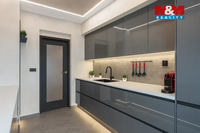 Prodej rodinného domu, Hřebeč, Opletalova, 184 m2