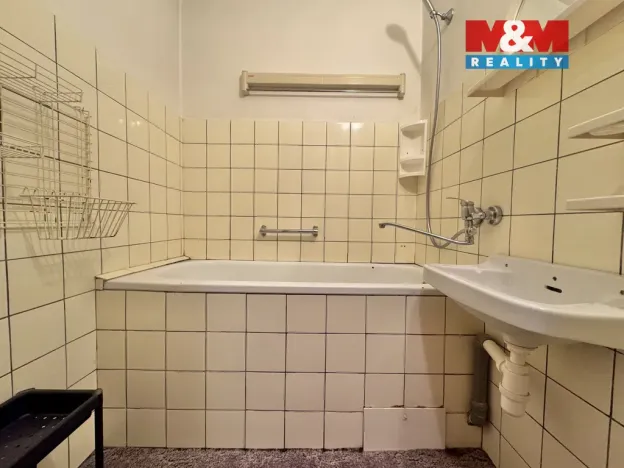 Pronájem bytu 2+1, Praha - Suchdol, Kamýcká, 55 m2