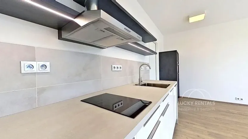 Pronájem bytu 1+kk, Praha - Velká Chuchle, Na hvězdárně, 35 m2