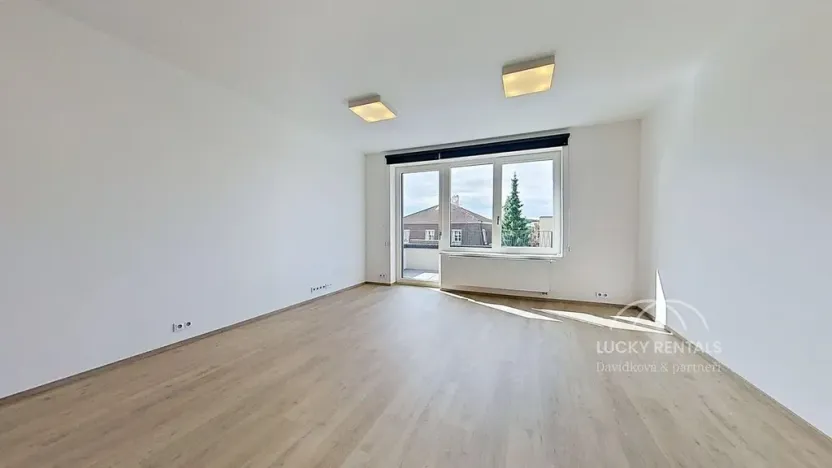 Pronájem bytu 1+kk, Praha - Velká Chuchle, Na hvězdárně, 35 m2