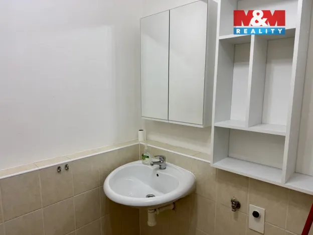 Pronájem bytu 1+kk, Jablonec nad Nisou, Liberecká, 28 m2