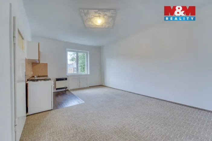 Pronájem bytu 1+kk, Plzeň - Doubravka, Masarykova, 28 m2