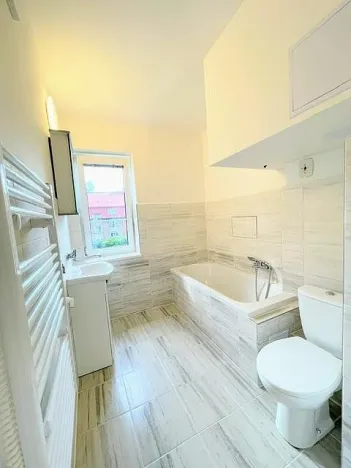 Pronájem bytu 2+kk, Liberec - Liberec I-Staré Město, nám. Žižkovo, 50 m2