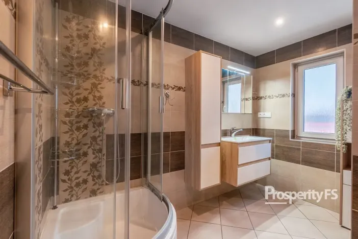 Prodej rodinného domu, Kadlín, 120 m2