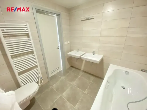 Pronájem bytu 3+kk, Plzeň, U Borských kasáren, 90 m2