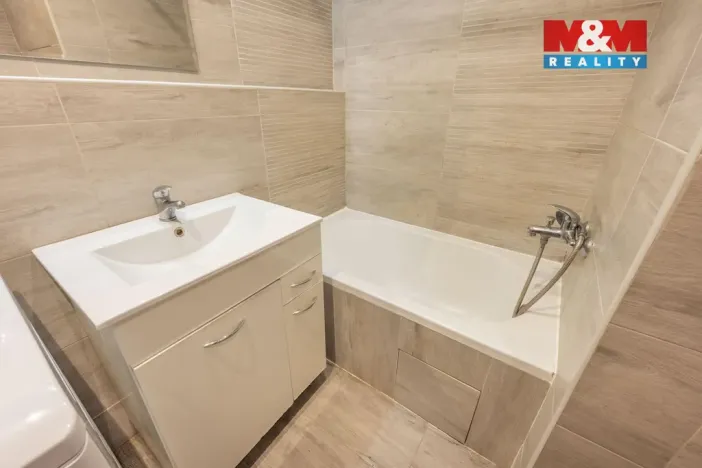 Prodej bytu 1+kk, Praha, Hlavatého, 27 m2