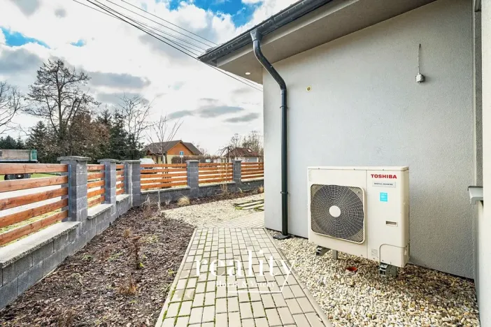 Prodej rodinného domu, Hrádek, 166 m2