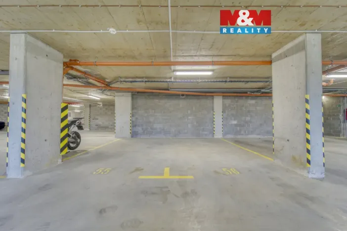 Pronájem garážového stání, Plzeň - Skvrňany, Františka Kováříka, 12 m2