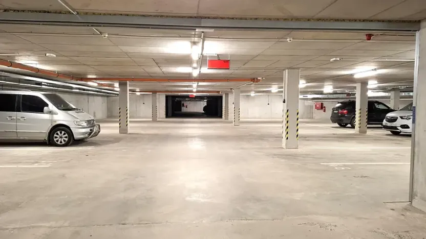 Pronájem garážového stání, Plzeň, Rejskova, 16 m2