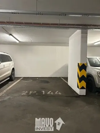 Pronájem garážového stání, Praha - Michle, Hanusova, 18 m2