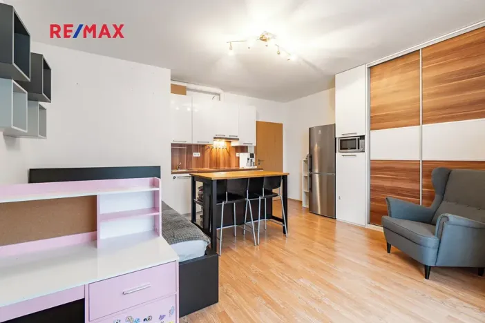 Prodej bytu 1+kk, Hostivice, Ječná, 32 m2