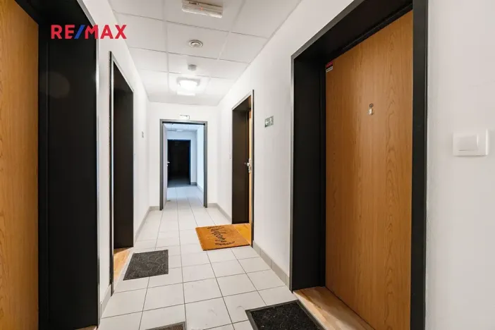 Prodej bytu 1+kk, Hostivice, Ječná, 32 m2