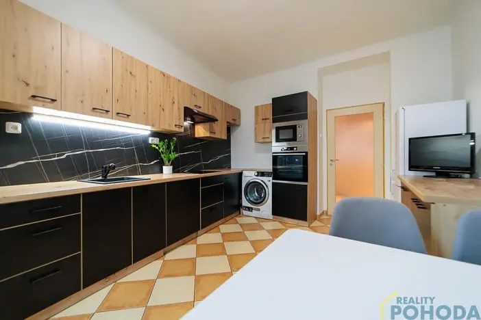 Pronájem bytu 2+1, Praha - Žižkov, Biskupcova, 69 m2