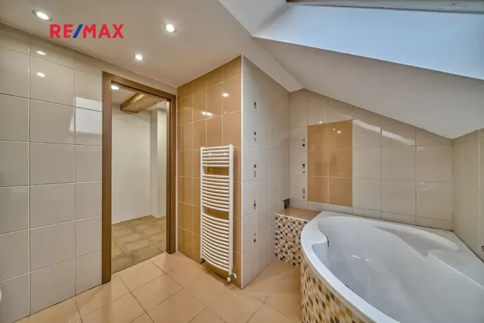 Prodej bytu 2+1, Poděbrady, Dr. Beneše, 68 m2