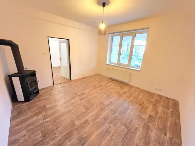 Pronájem bytu 2+1, Lom, Havlíčkovo náměstí, 55 m2