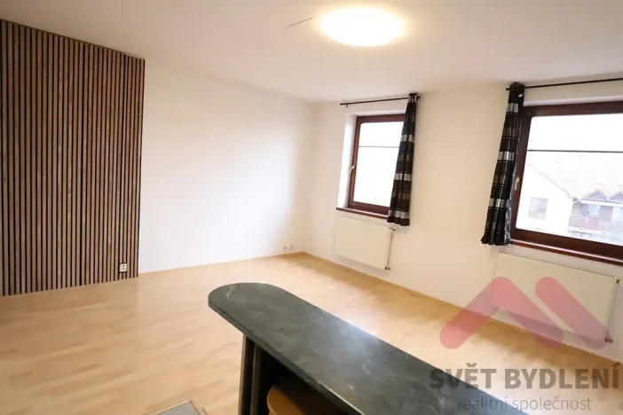 Pronájem bytu 1+kk, Jesenice, Mezi Domy, 37 m2