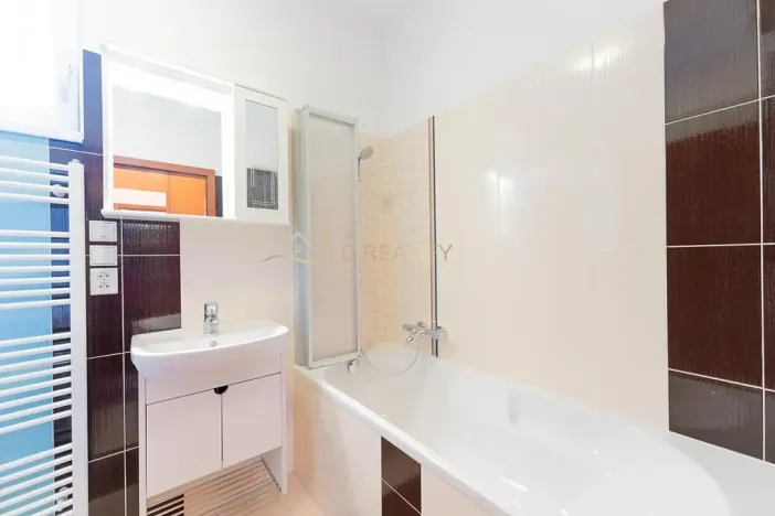 Pronájem bytu 1+kk, Olomouc, Jarmily Glazarové, 37 m2