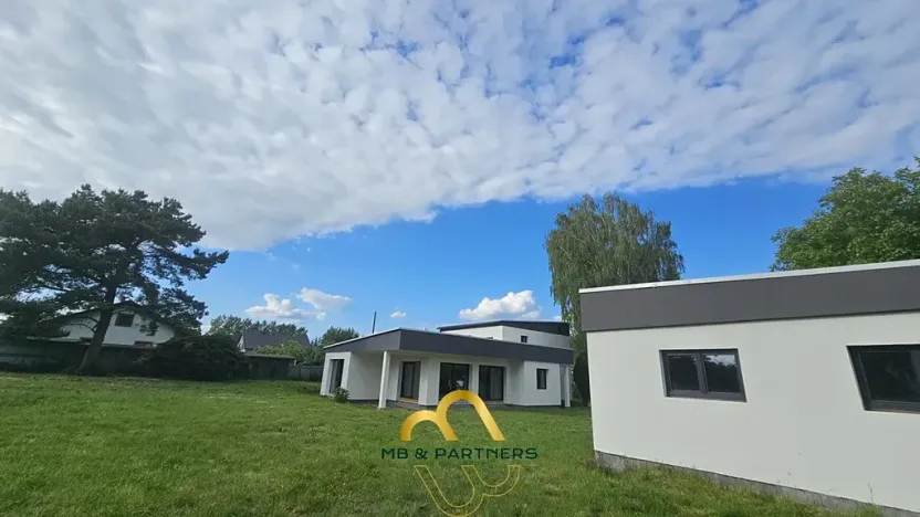 Prodej rodinného domu, Doubravička, 195 m2