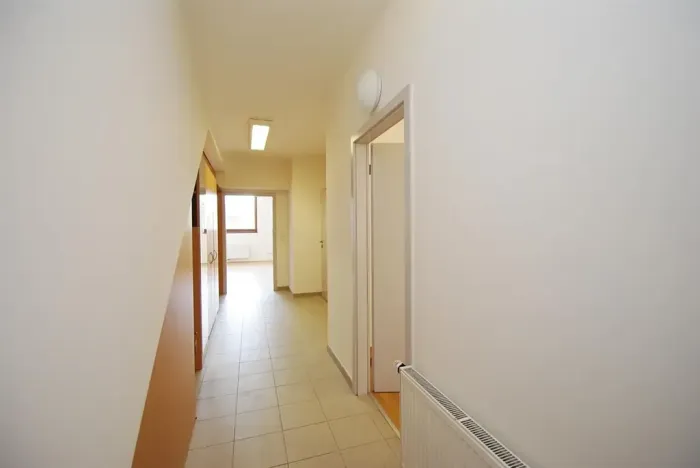 Pronájem kanceláře, Praha - Smíchov, Štefánikova, 63 m2