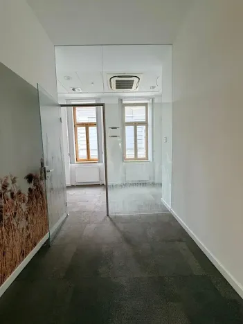 Pronájem kanceláře, Cheb, Obrněné brigády, 40 m2